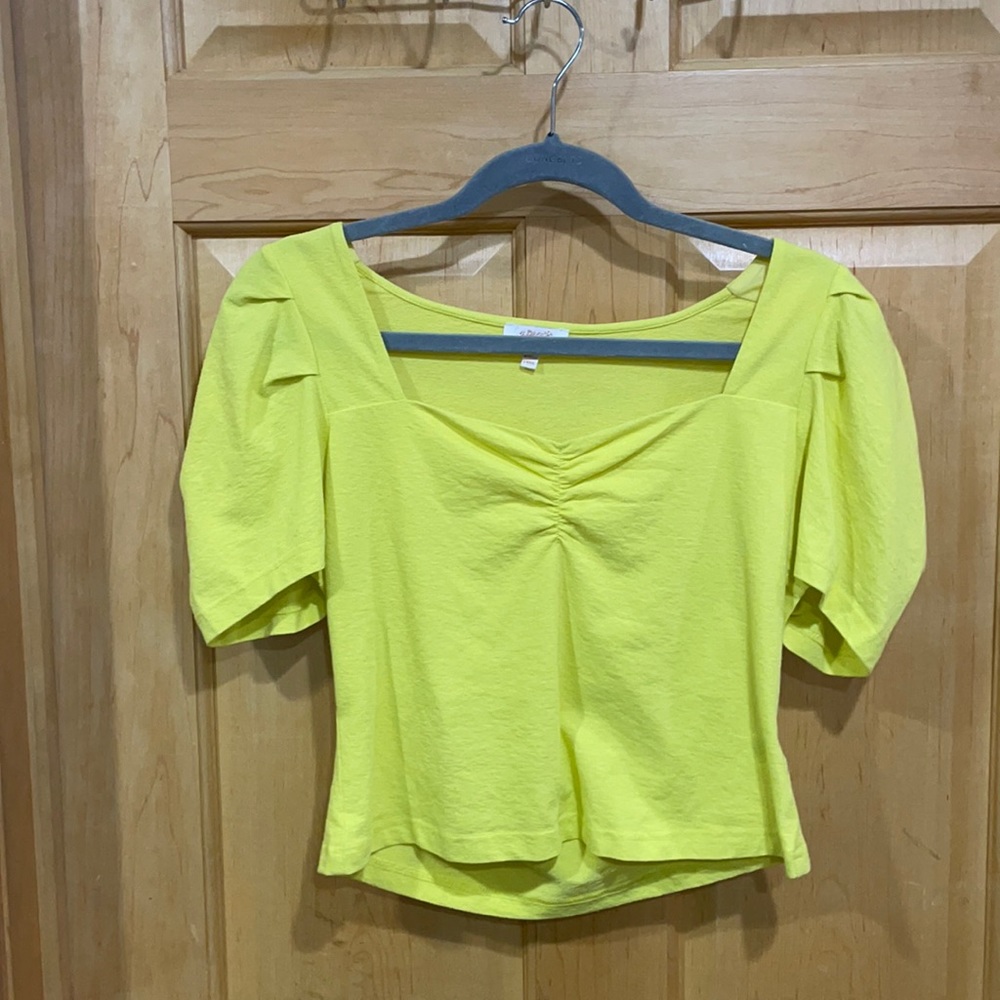 Yellow Poof Sleeve APeach Top w/ pleats size L